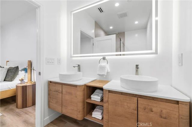 17337 Tiara Street, Encino, CA 91316