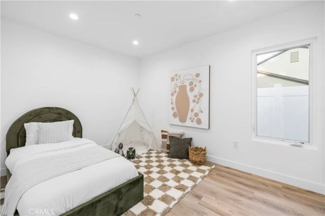17337 Tiara Street, Encino, CA 91316
