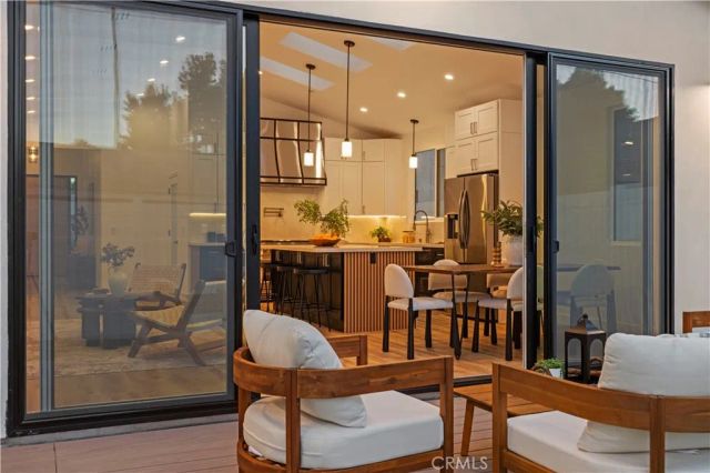 17337 Tiara Street, Encino, CA 91316