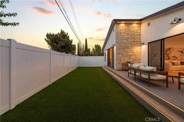 17337 Tiara Street, Encino, CA 91316