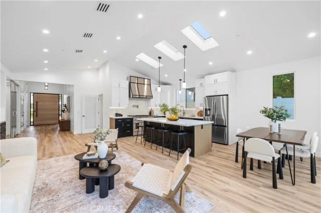 17337 Tiara Street, Encino, CA 91316