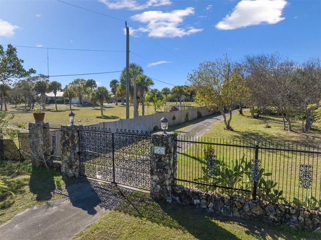 281 Old Dixie Highway, Vero Beach, FL 32962