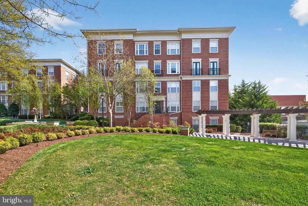 Image 1 of property listing at 31 BOOTH ST #358, Gaithersburg, MD 20878