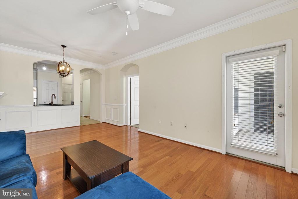 Image 10 of property listing at 31 BOOTH ST #358, Gaithersburg, MD 20878