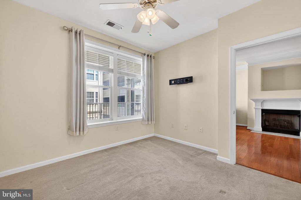 Image 12 of property listing at 31 BOOTH ST #358, Gaithersburg, MD 20878