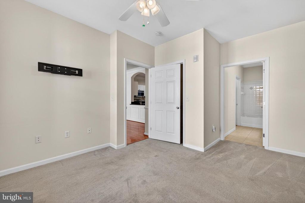 Image 13 of property listing at 31 BOOTH ST #358, Gaithersburg, MD 20878