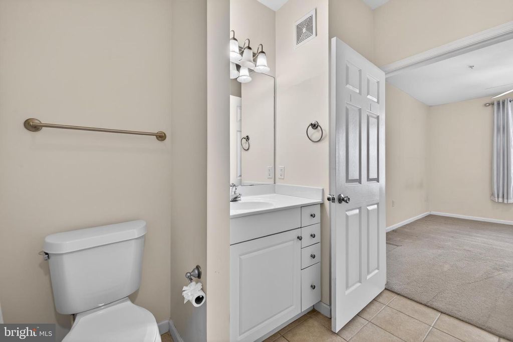 Image 16 of property listing at 31 BOOTH ST #358, Gaithersburg, MD 20878