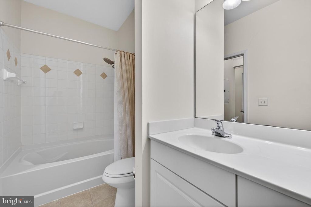 Image 17 of property listing at 31 BOOTH ST #358, Gaithersburg, MD 20878