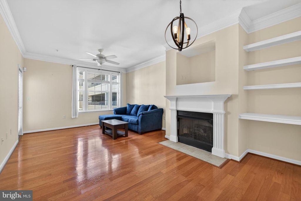 Image 5 of property listing at 31 BOOTH ST #358, Gaithersburg, MD 20878