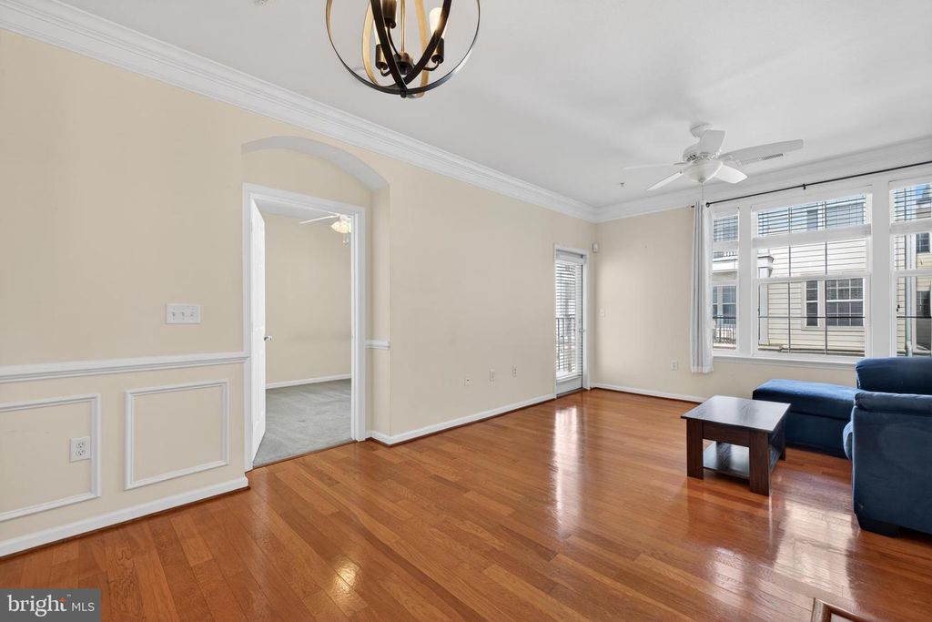 Image 9 of property listing at 31 BOOTH ST #358, Gaithersburg, MD 20878