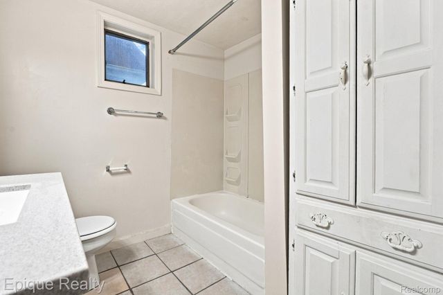 816 Comfort Street, Lansing, MI 48915
