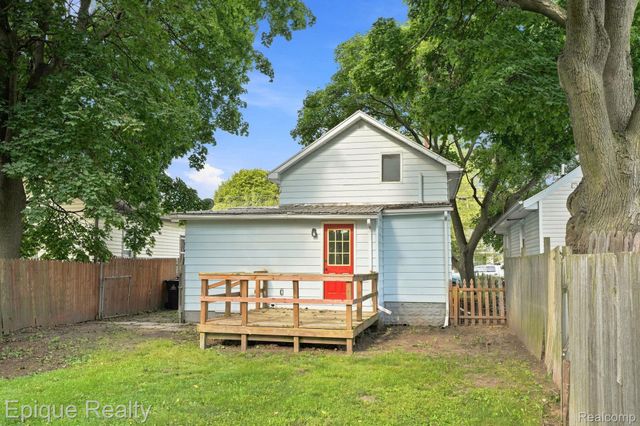 816 Comfort Street, Lansing, MI 48915