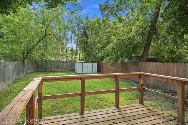 816 Comfort Street, Lansing, MI 48915