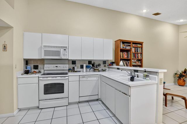 20803 Cabrillo Way, Boca Raton, FL 33428