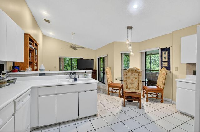 20803 Cabrillo Way, Boca Raton, FL 33428