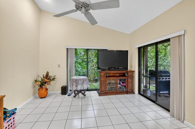 20803 Cabrillo Way, Boca Raton, FL 33428