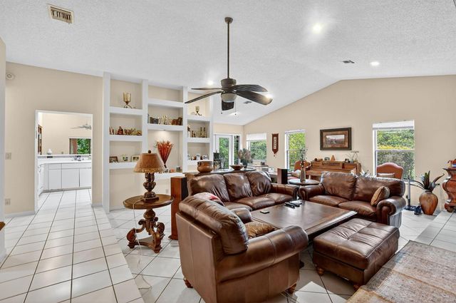 20803 Cabrillo Way, Boca Raton, FL 33428