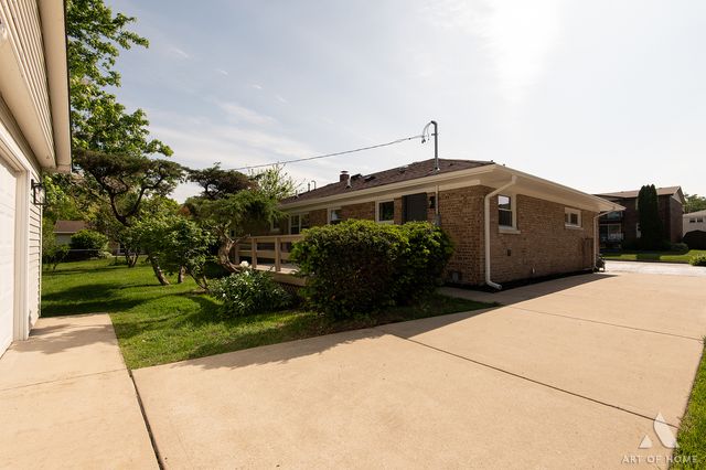 10815 S 71st Court, Worth, IL 60482