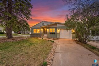 1121 S Willow Ave Avenue, Sioux Falls, SD 57105