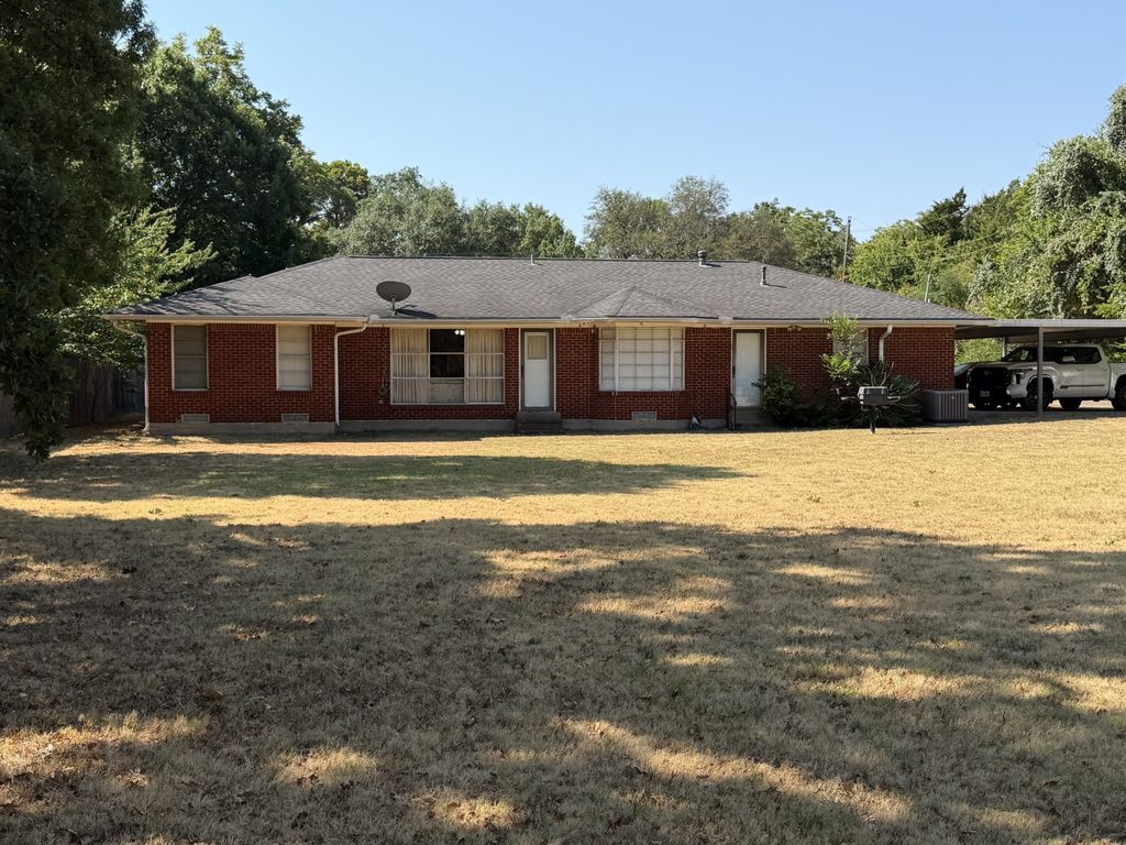 1329 E UNION BOWER Road, Irving, TX 75061 — photo 2