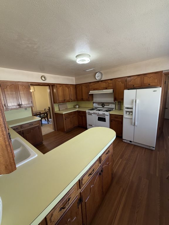 1329 E UNION BOWER Road, Irving, TX 75061 — photo 4