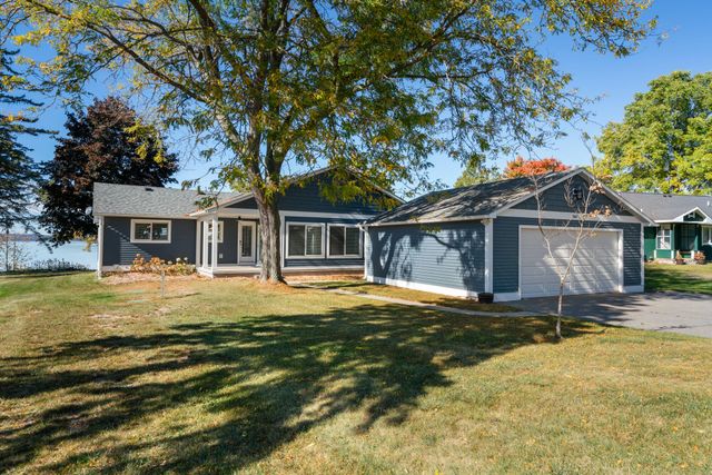 569 Cedar Drive, Indian River, MI 49749