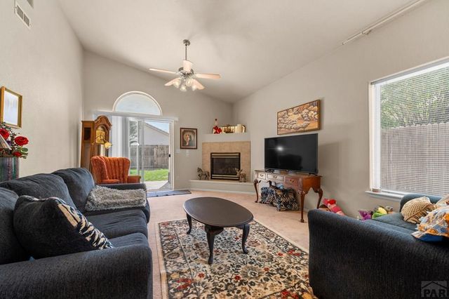 1008 Cherrycrest Dr, Pueblo, CO 81005