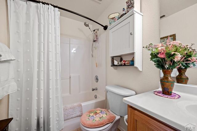 1008 Cherrycrest Dr, Pueblo, CO 81005