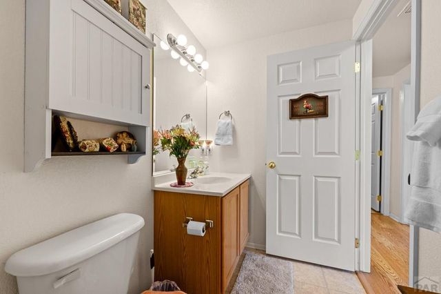 1008 Cherrycrest Dr, Pueblo, CO 81005