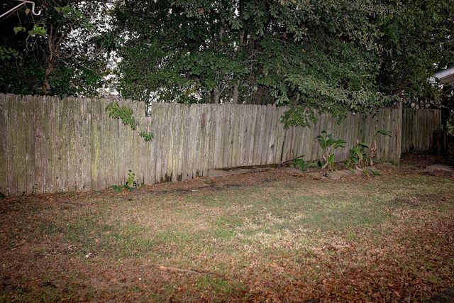 855 E. Lyons St., Sulphur, LA 70663