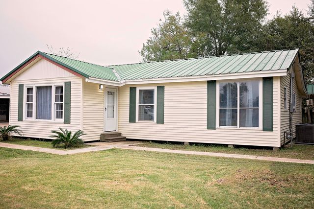 855 E. Lyons St., Sulphur, LA 70663
