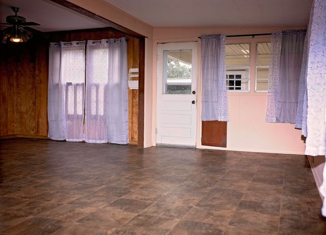 855 E. Lyons St., Sulphur, LA 70663