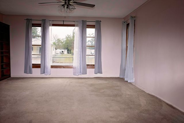 855 E. Lyons St., Sulphur, LA 70663