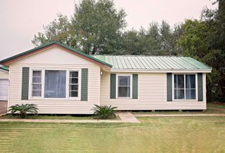 855 E. Lyons St., Sulphur, LA 70663