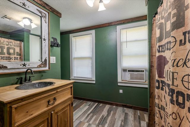 2105 Indian Creek Road, Mineral Wells, TX 76067