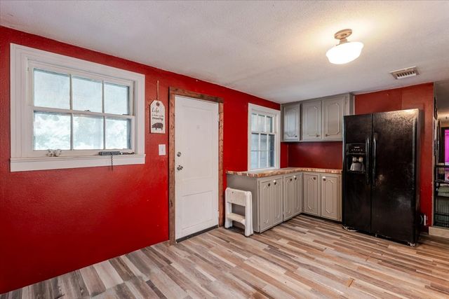 2105 Indian Creek Road, Mineral Wells, TX 76067
