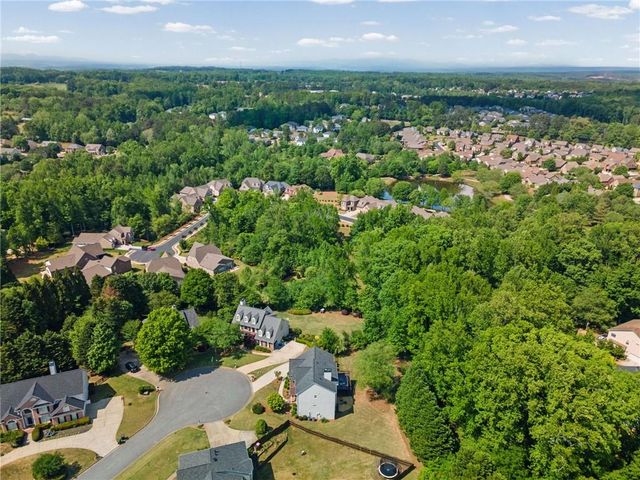 802 Windsor Ridge, Canton, GA 30115