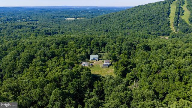 1200 ROUNDTOP RD, Lewisberry, PA 17339