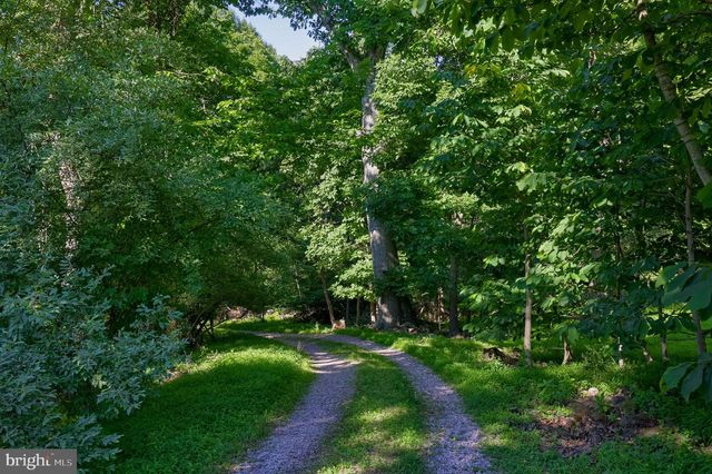1200 ROUNDTOP RD, Lewisberry, PA 17339