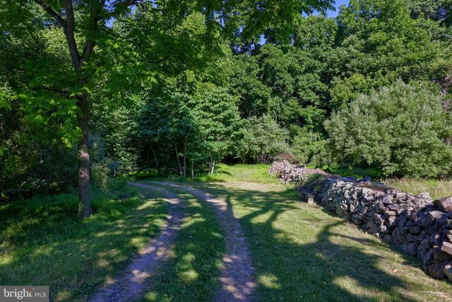 1200 ROUNDTOP RD, Lewisberry, PA 17339