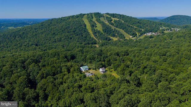 1200 ROUNDTOP RD, Lewisberry, PA 17339