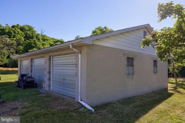 1200 ROUNDTOP RD, Lewisberry, PA 17339
