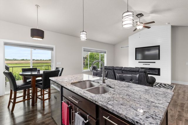 400 SE 17th Court, Grimes, IA 50111
