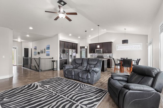 400 SE 17th Court, Grimes, IA 50111