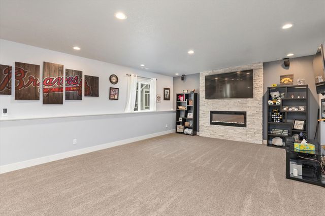 400 SE 17th Court, Grimes, IA 50111