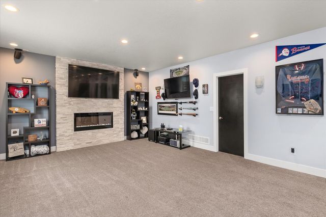 400 SE 17th Court, Grimes, IA 50111