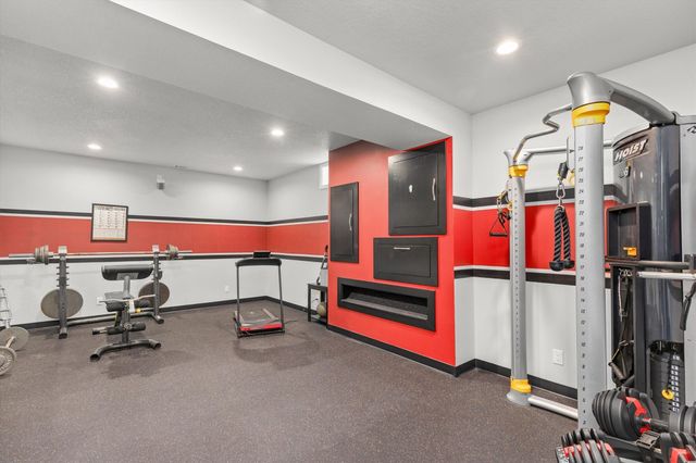 400 SE 17th Court, Grimes, IA 50111