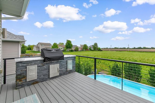 400 SE 17th Court, Grimes, IA 50111