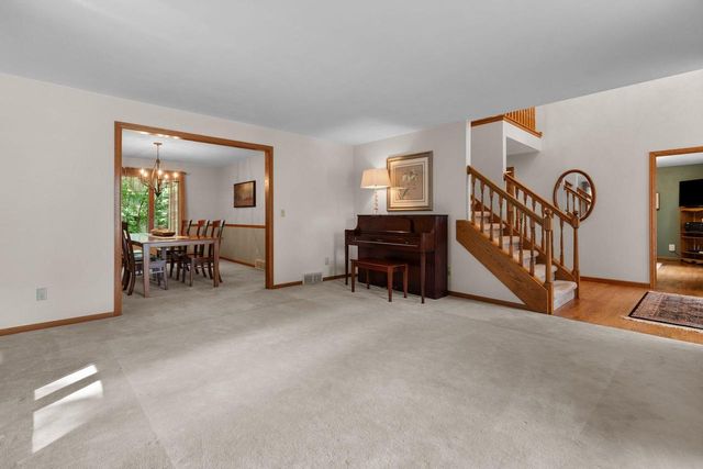 1511 S REBECCA LANE, Appleton, WI 54915