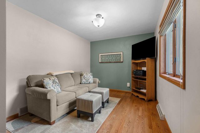 1511 S REBECCA LANE, Appleton, WI 54915